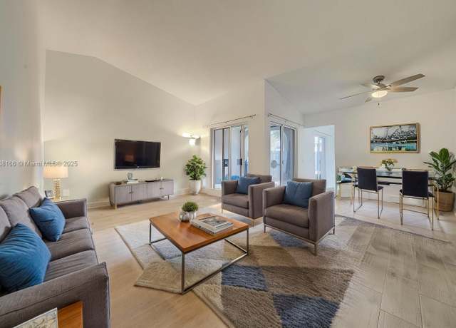 Property at 1438 Springside Dr, Weston, FL 33326, 3 beds, 2 baths