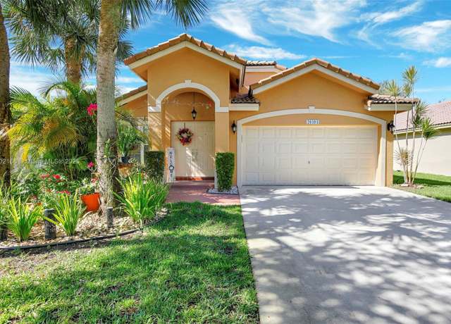 Property at 20494 SW 5th St, Pembroke Pines, FL 33029, 3 beds, 2 baths