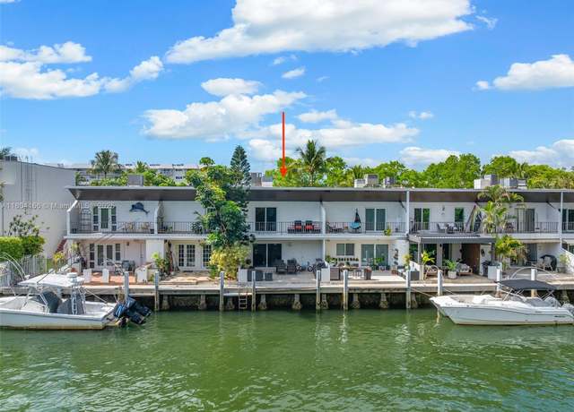 Property at 3553 NE 171st St Unit P, North Miami Beach, FL 33160, 3 beds, 3 baths