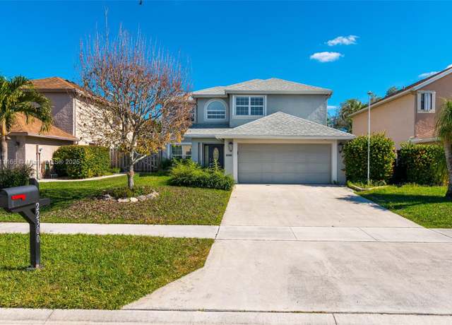 Property at 22300 Sands Point Dr, Boca Raton, FL 33433, 4 beds, 2.5 baths