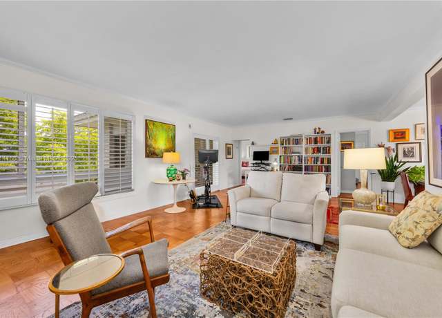 Property at 2825 Granada Blvd Unit 3B, Coral Gables, FL 33134, 2 beds, 2 baths