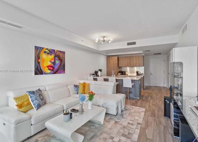 Property at 801 S Miami Ave #2902, Miami, FL 33130, 2 beds, 2.5 baths