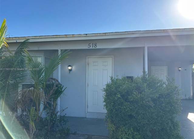 Property at 518 Crescent Dr, Lake Park, FL 33403, 4 beds, 2 baths