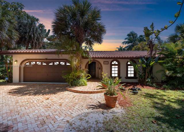 Property at 14841 Dade Pine Ave, Miami Lakes, FL 33014, 3 beds, 2 baths