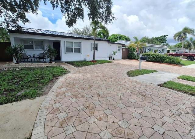 Property at 6810 Douglas St, Hollywood, FL 33024, 3 beds, 3 baths