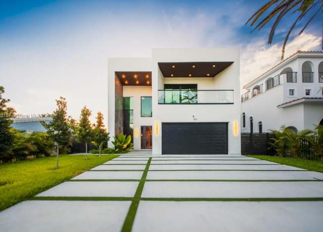 Property at 531 NE 10th Ave, Fort Lauderdale, FL 33301, 4 beds, 4.5 baths
