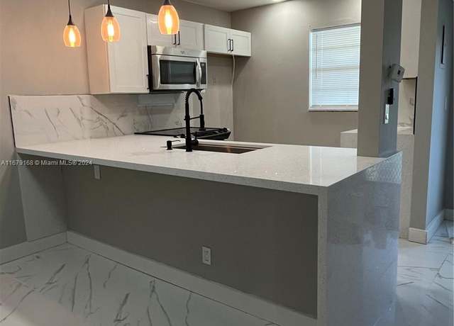 Property at 5102 NW 36th St #605, Lauderdale Lakes, FL 33319, 1 bed, 1 bath