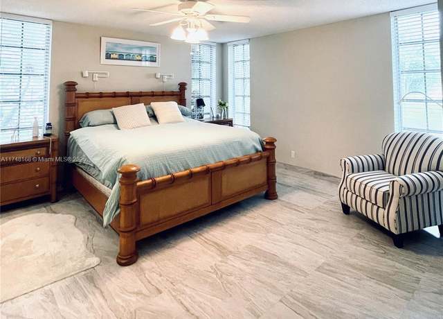 Property at 3800 Oaks Clubhouse Dr #112, Pompano Beach, FL 33069, 3 beds, 2 baths