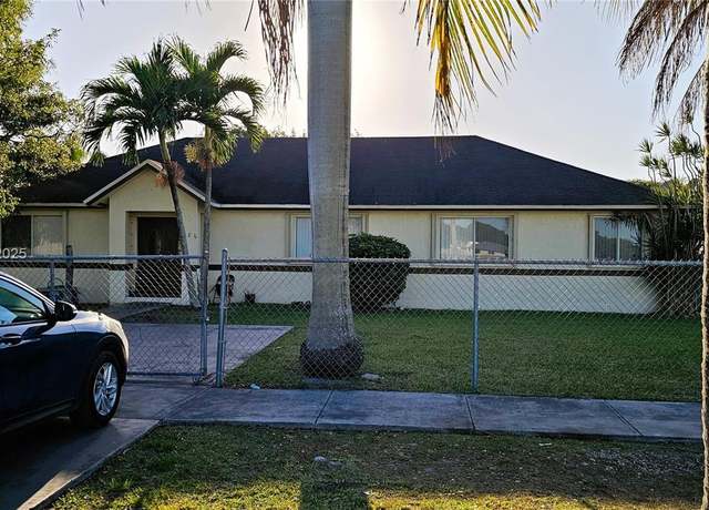 Property at 326 NW 8th Ave, Florida City, FL 33034, 4 beds, 2.5 baths