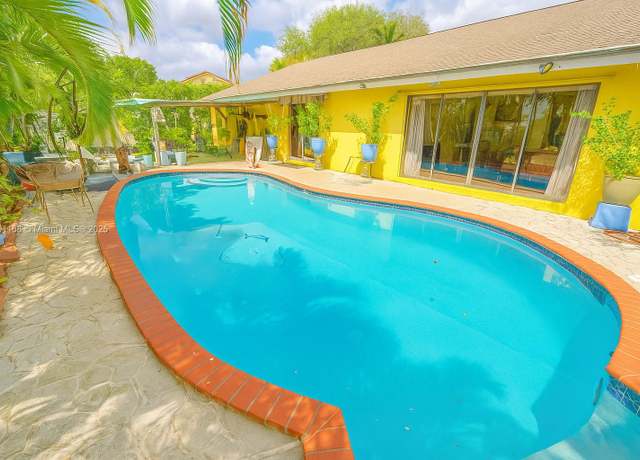 Property at 16480 SW 299th Dr, Homestead, FL 33033, 3 beds, 2 baths