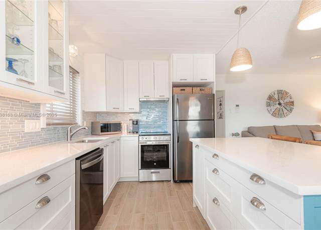 Property at 1050 SW 11th St Unit 20L, Hallandale Beach, FL 33009, 2 beds, 1 bath