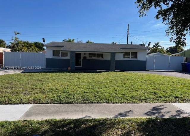 Property at 721 N 68th Ave, Hollywood, FL 33024, 3 beds, 2 baths