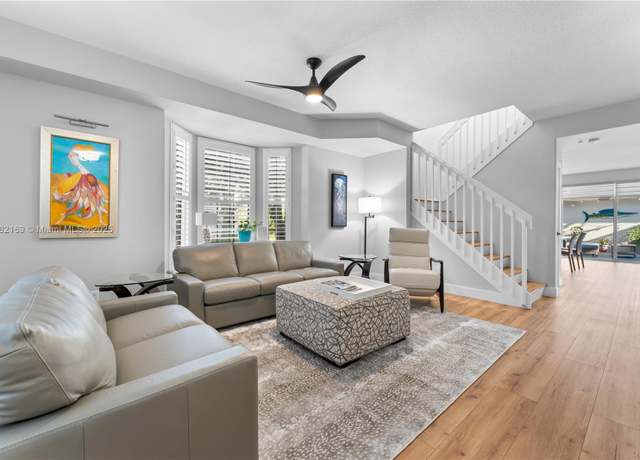 Property at 129 Farmingdale Dr, Jupiter, FL 33458, 3 beds, 2.5 baths