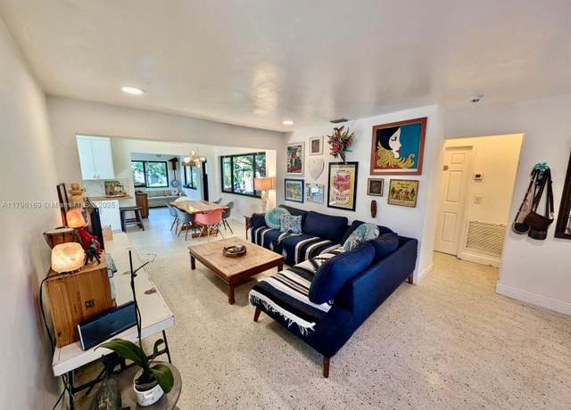 Property at 722 SW 10th St, Hallandale Beach, FL 33009, 4 beds, 3 baths