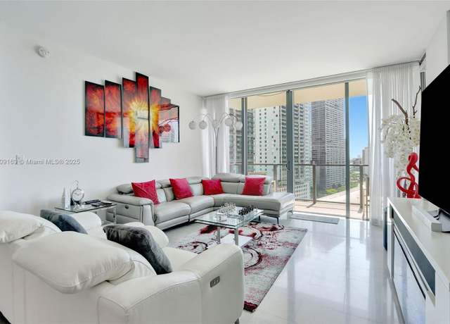 Property at 68 SE 6th St #1203, Miami, FL 33131, 3 beds, 3.5 baths