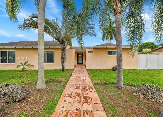 Property at 30930 SW 190th Ave, Homestead, FL 33030, 3 beds, 2 baths