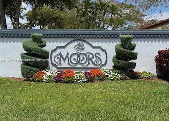 Property at 6298 NW 170th Ln, Hialeah, FL 33015, 3 beds, 2 baths