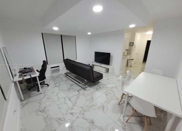 Property at 7320 Carlyle Ave, Miami Beach, FL 33141, 16 beds, 10 baths