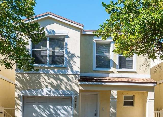 Property at 961 SW 15th St, Deerfield Beach, FL 33441, 3 beds, 2.5 baths