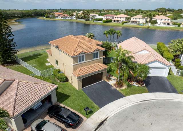 Property at 4242 Magnolia Ridge Dr, Weston, FL 33331, 4 beds, 2.5 baths