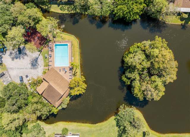 Property at 6097 Buckeye Ct Unit A, Tamarac, FL 33319, 5 beds, 3 baths