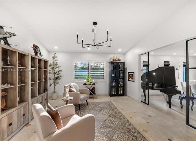 Property at 10620 SW 127th St, Miami, FL 33176, 5 beds, 4 baths