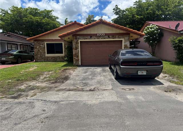 Property at 1000 SW 136th Pl, Miami, FL 33184, 3 beds, 2 baths