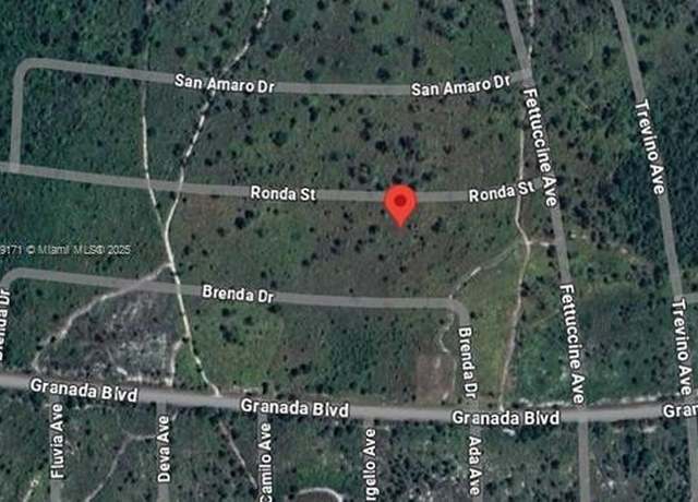 Property at 7811 Ronda St, Sebring, FL 33872