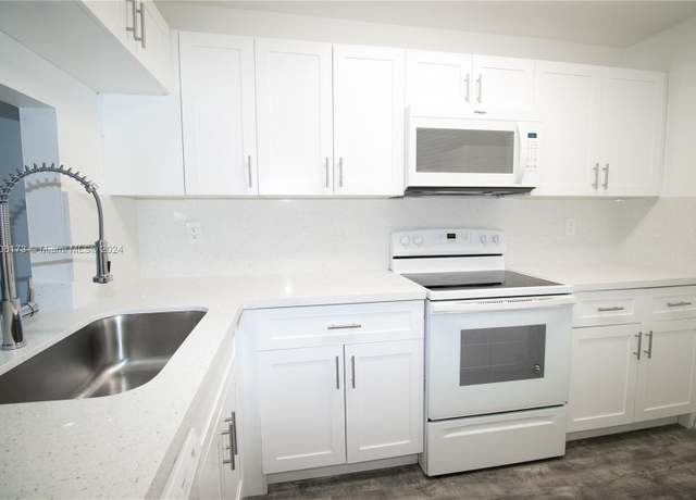 Property at 515 NW 100th Pl #203, Pembroke Pines, FL 33024, 2 beds, 2 baths
