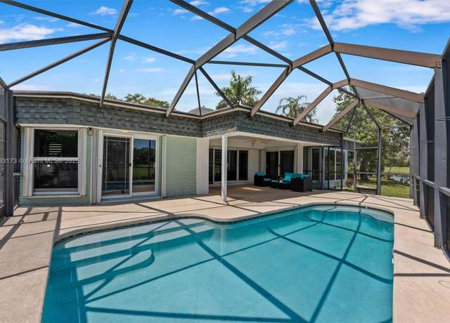 Property at 5721 Bayberry Ln, Tamarac, FL 33319, 3 beds, 2 baths