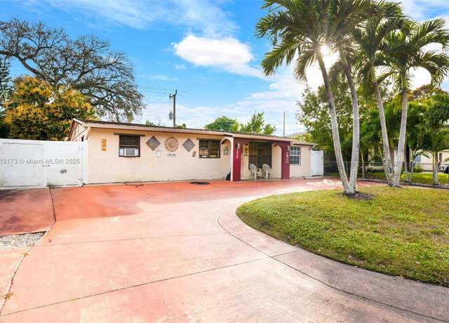 Property at 5626 Atlanta St, Hollywood, FL 33021, 5 beds, 4 baths