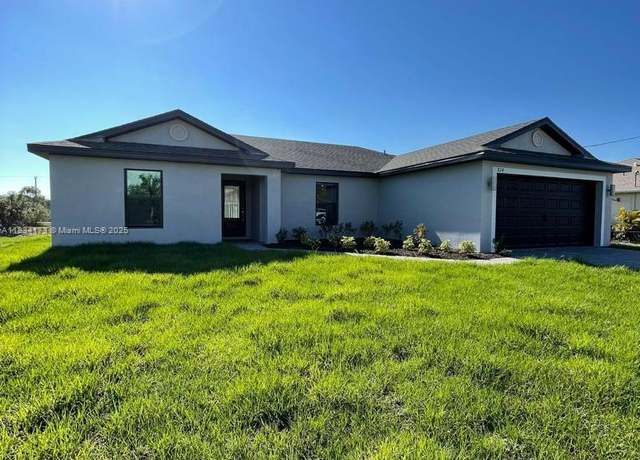Property at 861 Winwood Cir, Fort Myers, FL 33913, 3 beds, 2 baths