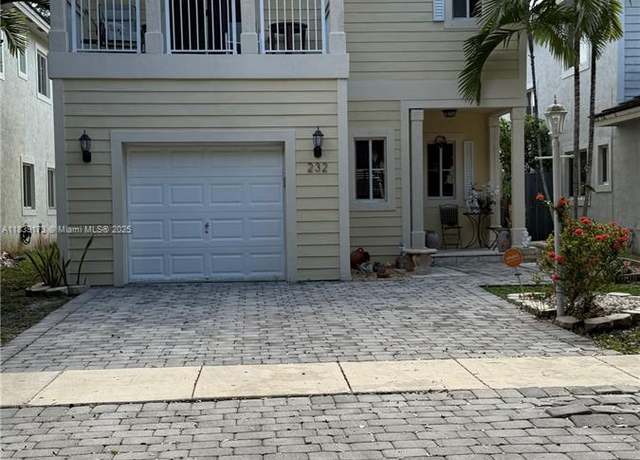 Property at 232 SE 32nd Ter, Homestead, FL 33033, 3 beds, 2.5 baths
