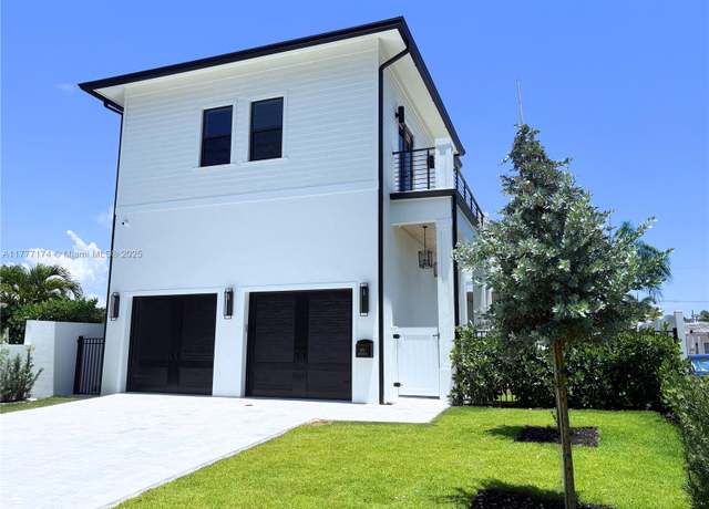 Property at 371 E Lakewood Rd, West Palm Beach, FL 33405, 4 beds, 3.5 baths