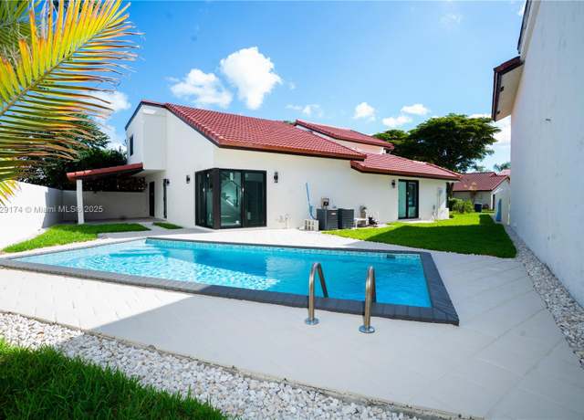 Property at 10433 SW 118th Ct, Miami, FL 33186, 4 beds, 3 baths