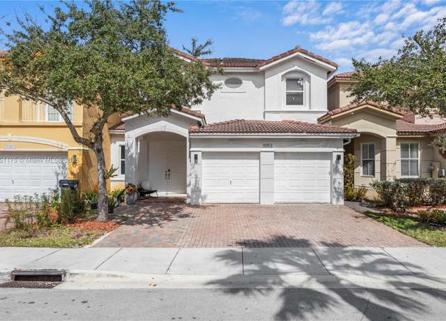 Property at 11053 NW 87th St, Doral, FL 33178, 3 beds, 2.5 baths