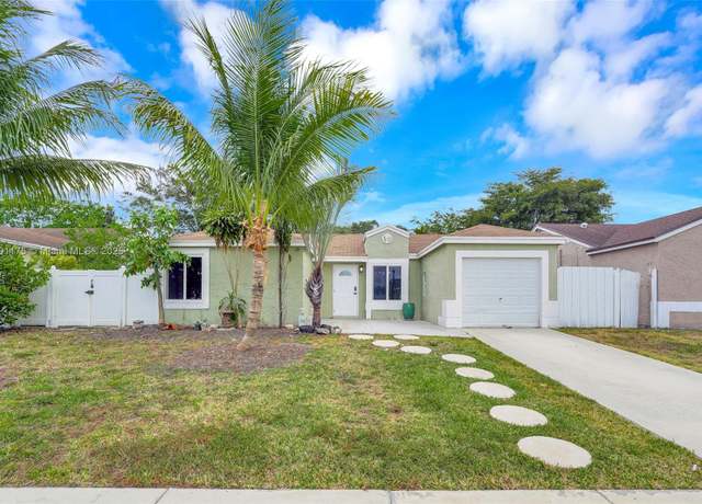 Property at 18982 Cloud Lake Cir, Boca Raton, FL 33496, 2 beds, 2 baths