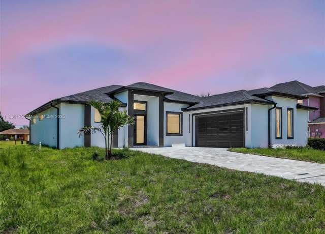 Property at 404 SW 29th Ave, Cape Coral, FL 33991, 3 beds, 3 baths