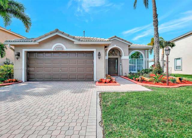 Property at 14284 NW 18th Mnr, Pembroke Pines, FL 33028, 3 beds, 2.5 baths