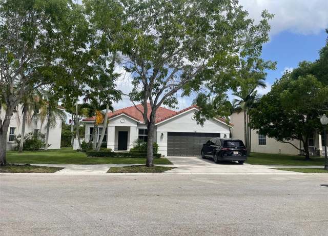 Property at 1087 Chenille Cir, Weston, FL 33327, 4 beds, 2.5 baths