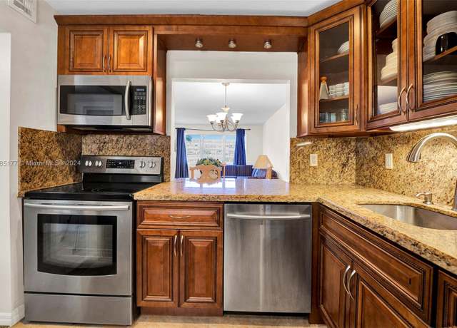Property at 410 SE 2nd St #220, Hallandale Beach, FL 33009, 1 bed, 1.5 baths