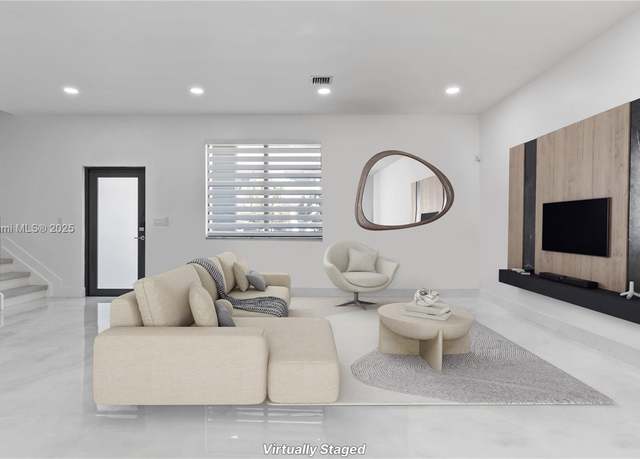 Property at 8206 NW 43rd St, Doral, FL 33166, 3 beds, 2.5 baths