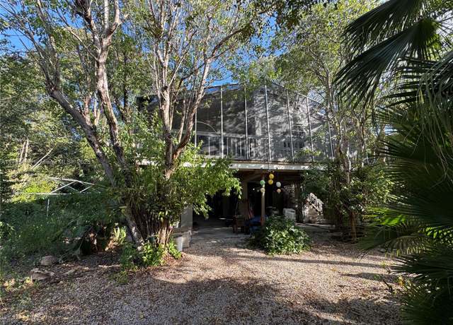 Property at 110 Artic Ave, Tavernier, FL 33070, 2 beds, 2 baths