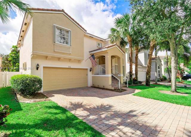 Property at 7546 NW 18th Dr, Pembroke Pines, FL 33024, 3 beds, 2.5 baths