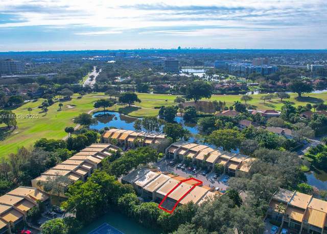 Property at 760 E Coco Plum Cir, Plantation, FL 33324, 3 beds, 2.5 baths