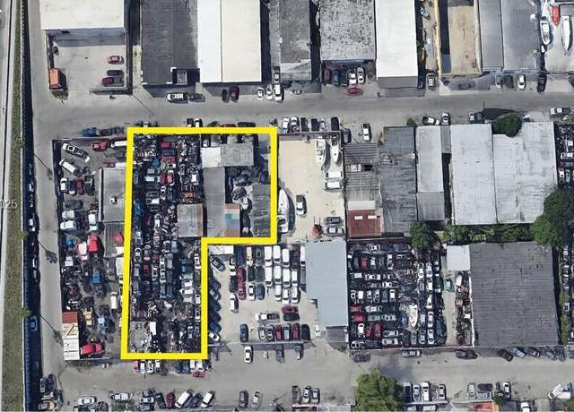 Property at 4935 E 10th Ln, Hialeah, FL 33013