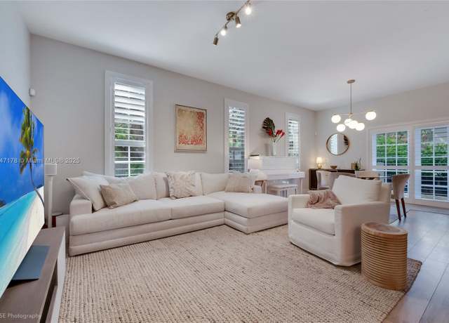 Property at 111 Edgewater Dr Unit 1A, Coral Gables, FL 33133, 3 beds, 2.5 baths