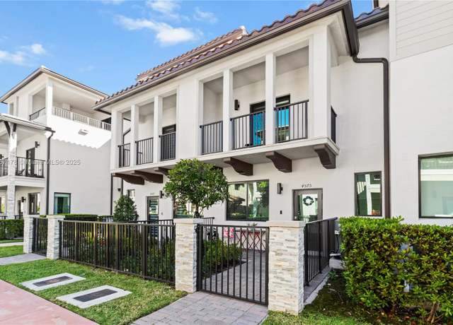 Property at 4575 NW 83rd Pkwy #4575, Doral, FL 33166, 3 beds, 2.5 baths