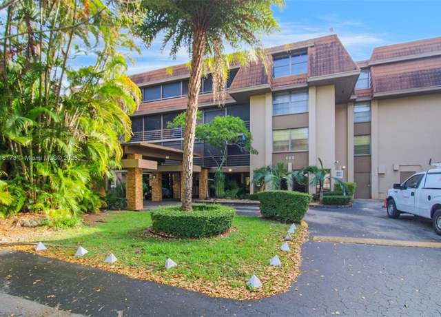 Property at 665 NE 195th St #123, Miami, FL 33179, 2 beds, 2 baths