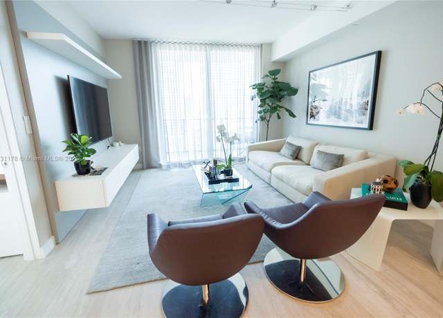 Property at 45 SW 9th St #1705, Miami, FL 33130, 1 bed, 2 baths
